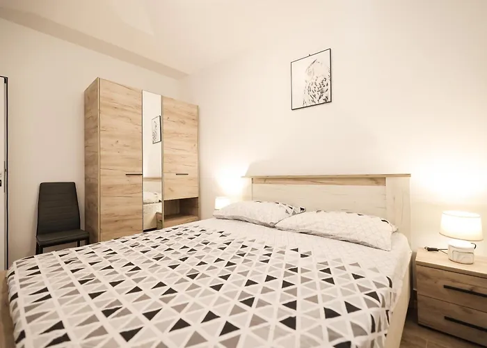 Apartament Two Bedroom Augustin Near The Sea