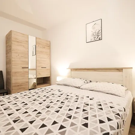 Apartment Two Bedroom Augustin Near The Sea