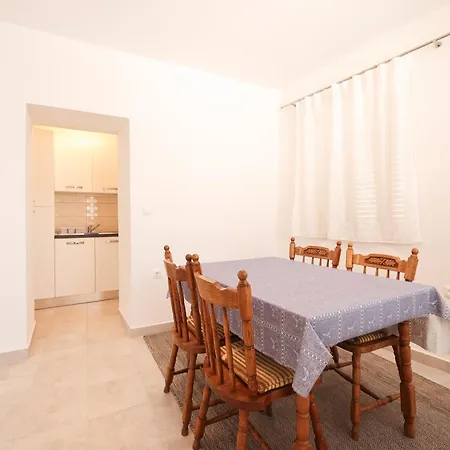 Two Bedroom Augustin Near The Sea