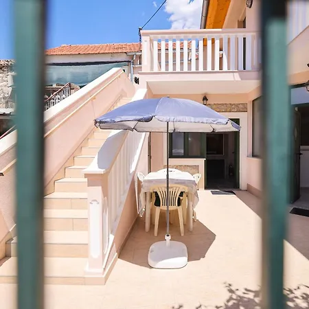 Two Bedroom Augustin Near The Sea *