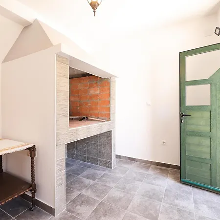 Two Bedroom Augustin Near The Sea *