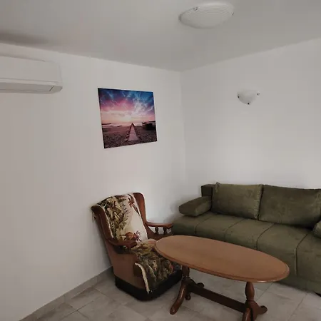 Two Bedroom Augustin Near The Sea Apartment Sukošan