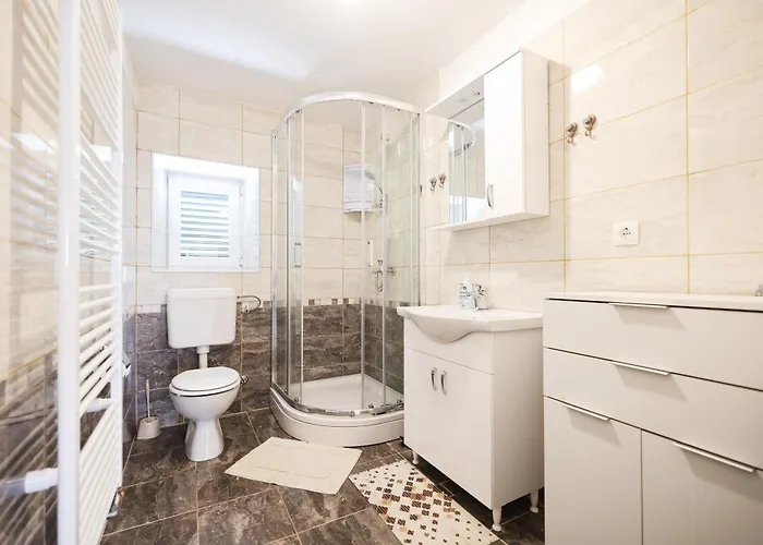 Two Bedroom Augustin Near The Sea 公寓